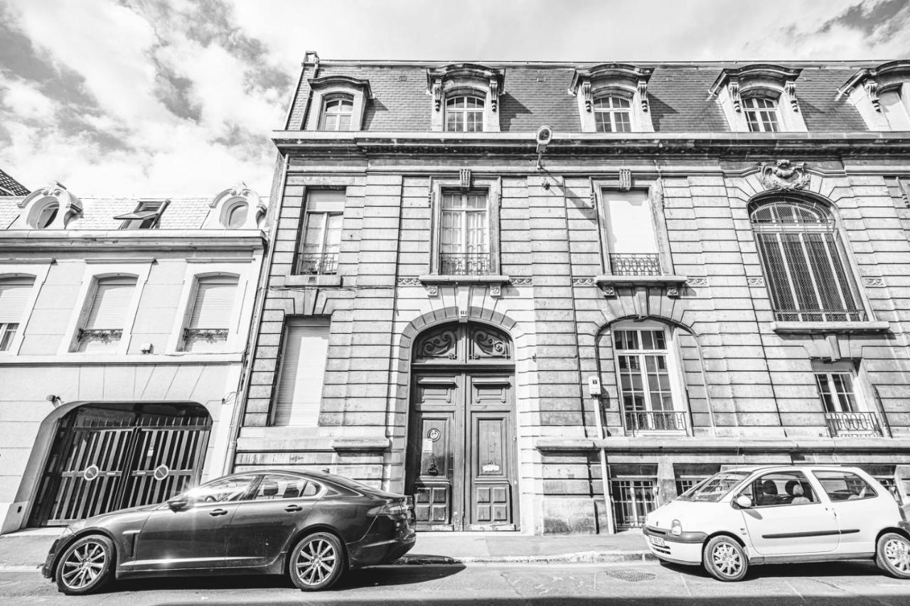 The Gorgeous Hyper Center Private Garden Apartment Reims Exterior foto