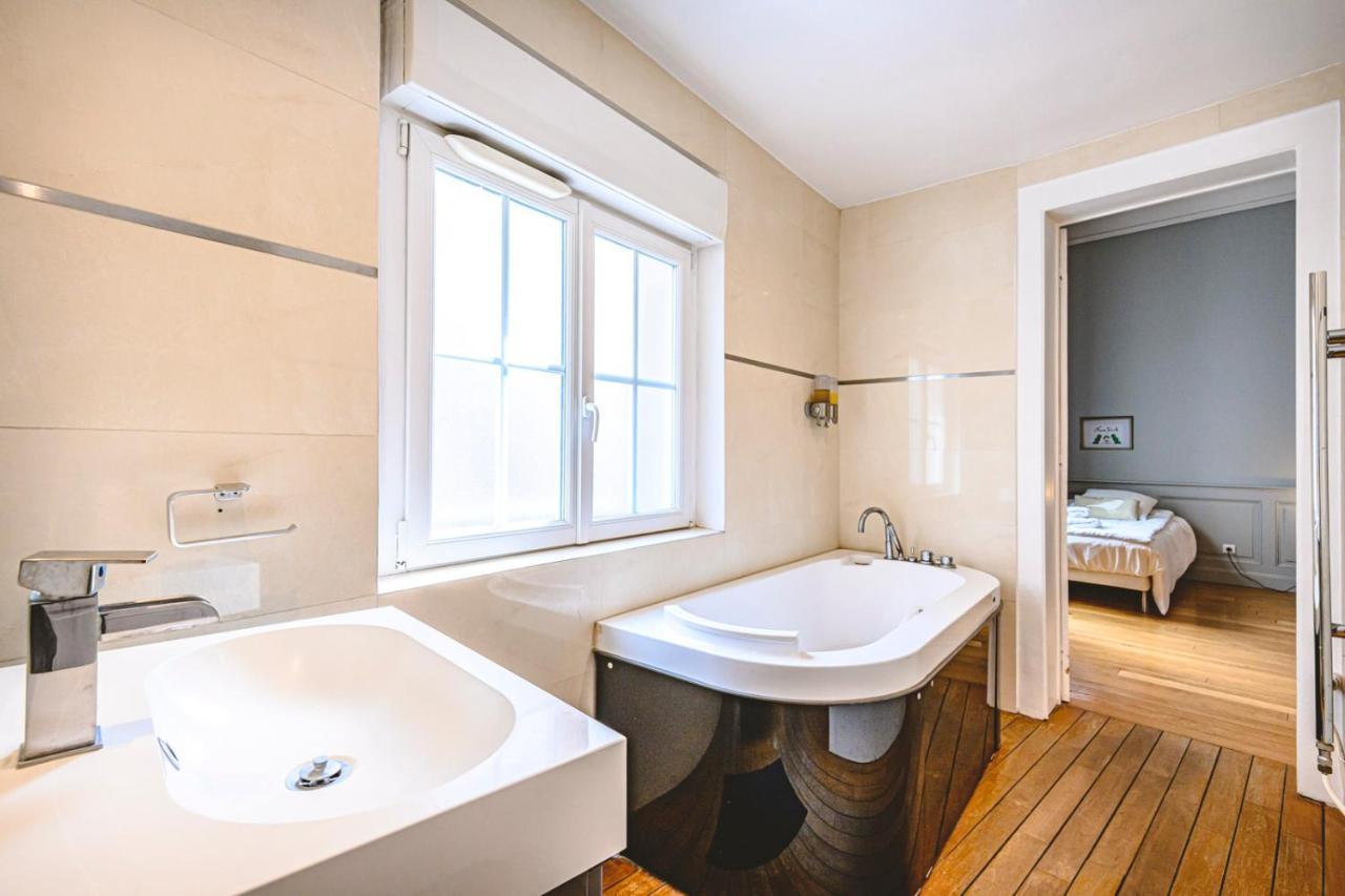 The Gorgeous Hyper Center Private Garden Apartment Reims Exterior foto